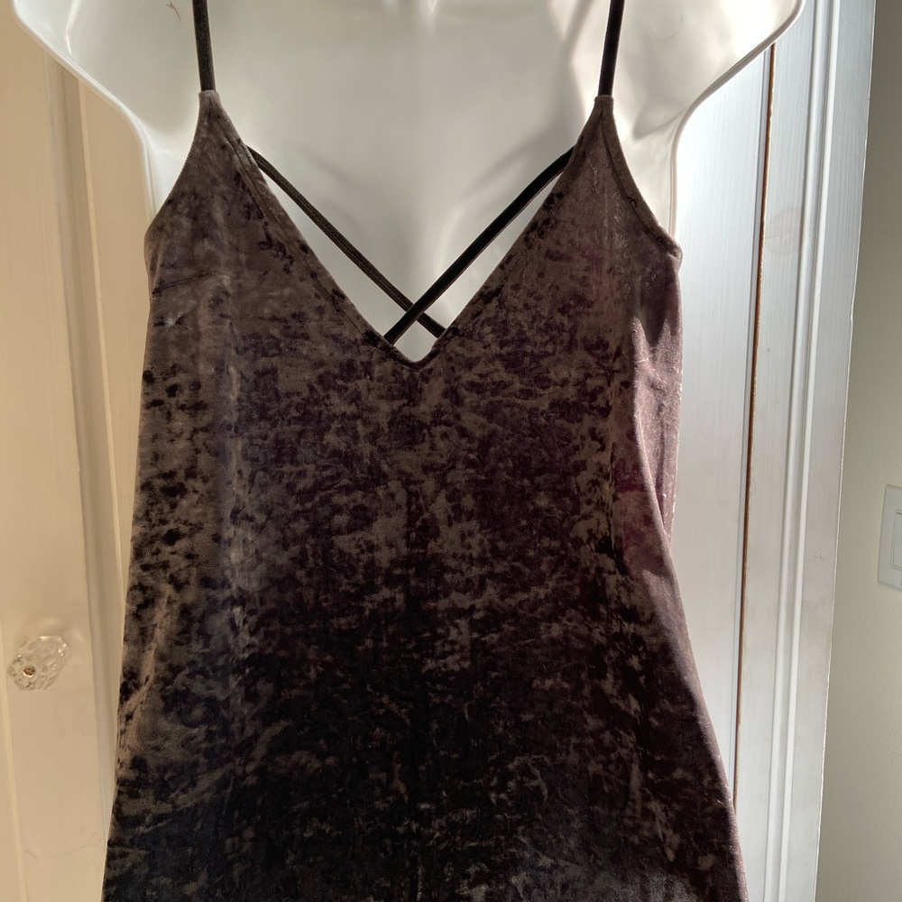 AEO NWT MOSS GREEN VELVET CAMI SZ S - Picture 2 of 4